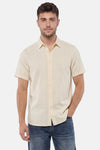Chemise jaune clair à manches courtes de PME LEGEND, à carreaux discrets, portée avec un jean bleu.