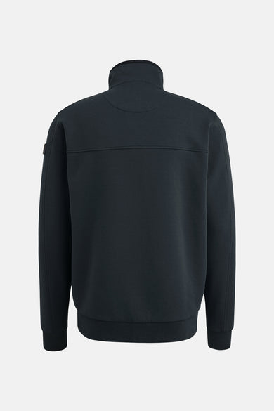 Blauwe jas van PME Legend, met hoge collar en horizontale naaadskenmerk aan de achterkant.