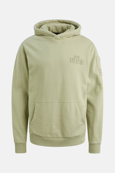 Sweat à capuche vert de PME Legend avec poche kangourou et logo discret brodé sur la poitrine.