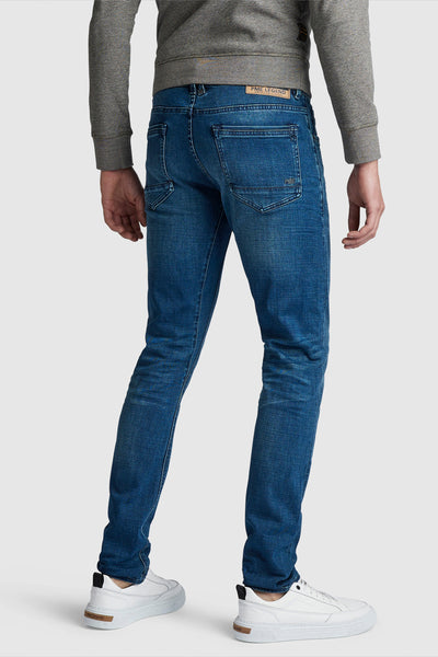 Jean slim en denim bleu foncé de Pme Legend, avec poches arrière décoratives et coupe ajustée.