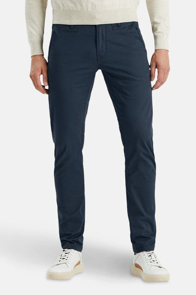 Blauwe chino van PME Legend, met knoopzak en merklogo.