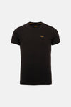 T-shirt noir de Pme Legend, avec un petit logo sur la poitrine.