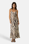 Robe longue multicolore plissée de GARCIA à motif zèbre beige et marron, avec fines bretelles.