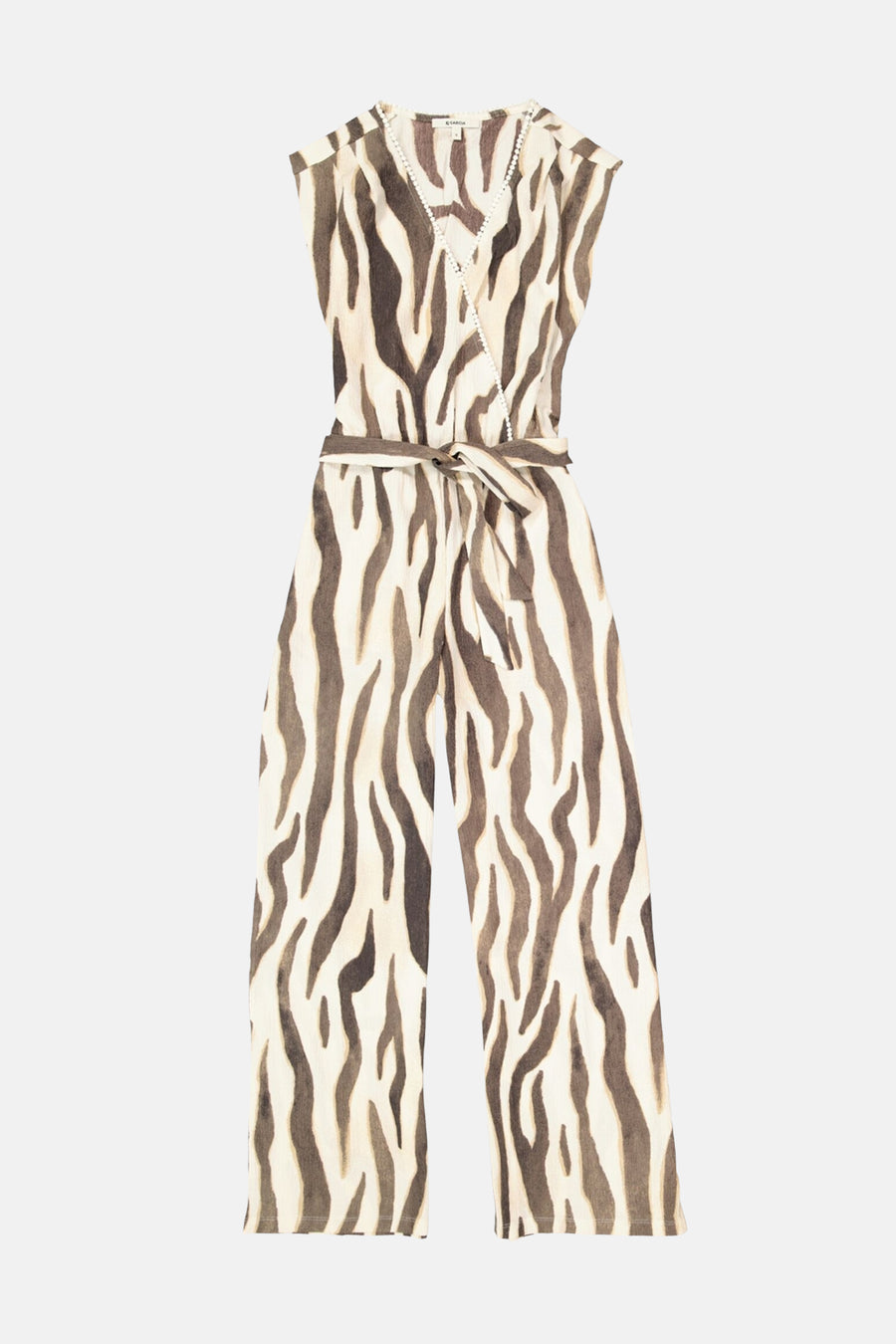 Garcia zebraprint jumpsuit in bruin en crème, mouwloos, wikkelhals met witte pompons en een strikceintuur in de taille.