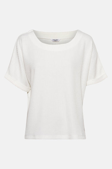 Blouse blanche à manches courtes de ZABAIONE, en maille côtelée texturée, coupe ample.