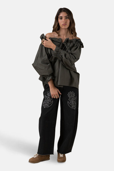 Kaki blouse met lange mouwen van ADORE, blote schouders en wijde pofmouwen.