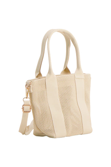 Beige schoudertas van Access® in gebreid mesh met handvatten, verstelbare schouderriem en gouden details.