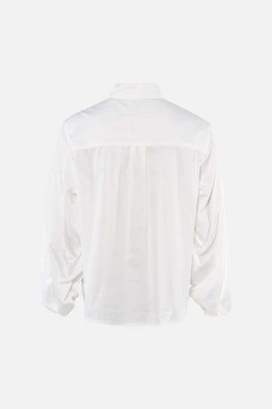 Blouse à manches longues écru par SENSO, vue arrière, tissu fluide avec plis verticaux et col classique