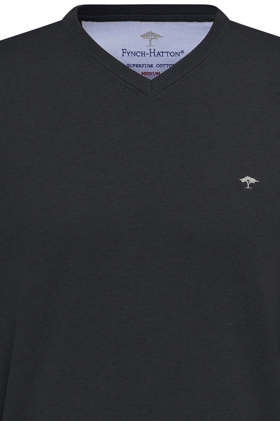 Pull col V noir de Fynch-Hatton, en coton, avec logo discret brodé.