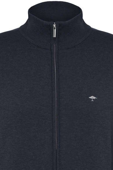 Gilet bleu de Fynch-Hatton avec fermeture éclair et petit logo brodé.