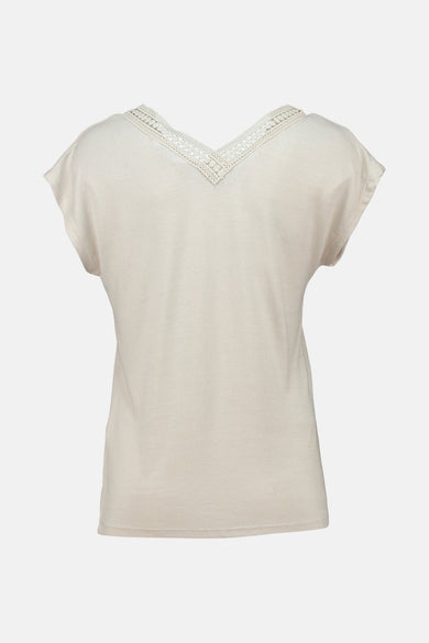 Beige T-shirt met korte mouwen van ZABAIONE, met een V-hals versierd met kant.