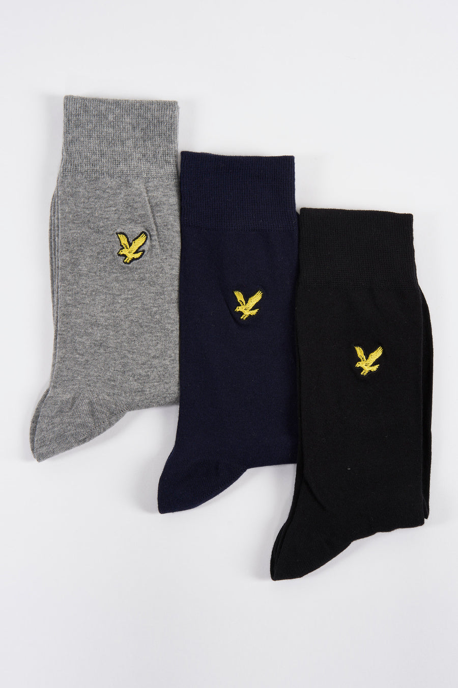 Grijze, marineblauwe en zwarte sokken van Lyle & Scott, met geborduurd gouden adelaarslogo.