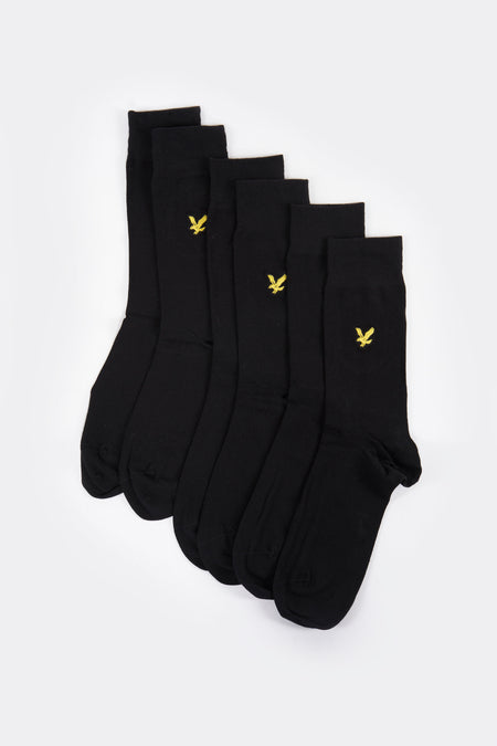 Zwarte sokken van LYLE & SCOTT, gepresenteerd op een witte achtergrond