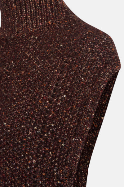 Débardeur marron en maille d'ADORE, avec des reflets brillants et une texture tricotée visible.