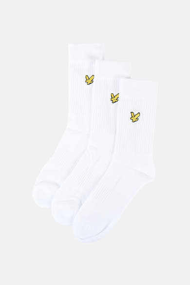Witte sportsokken, van LYLE & SCOTT, met geborduurd logo aan de voorkant.