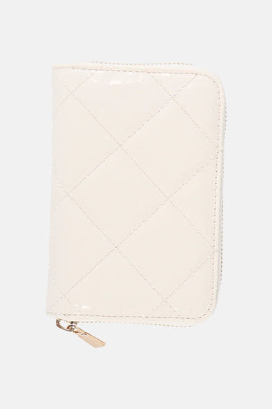 Portefeuille blanc de Guess®, motif matelassé en losanges et fermeture éclair dorée.