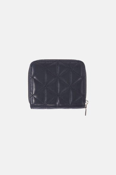 Portefeuille noir de Guess avec motif matelassé géométrique et fermeture éclair argentée.
