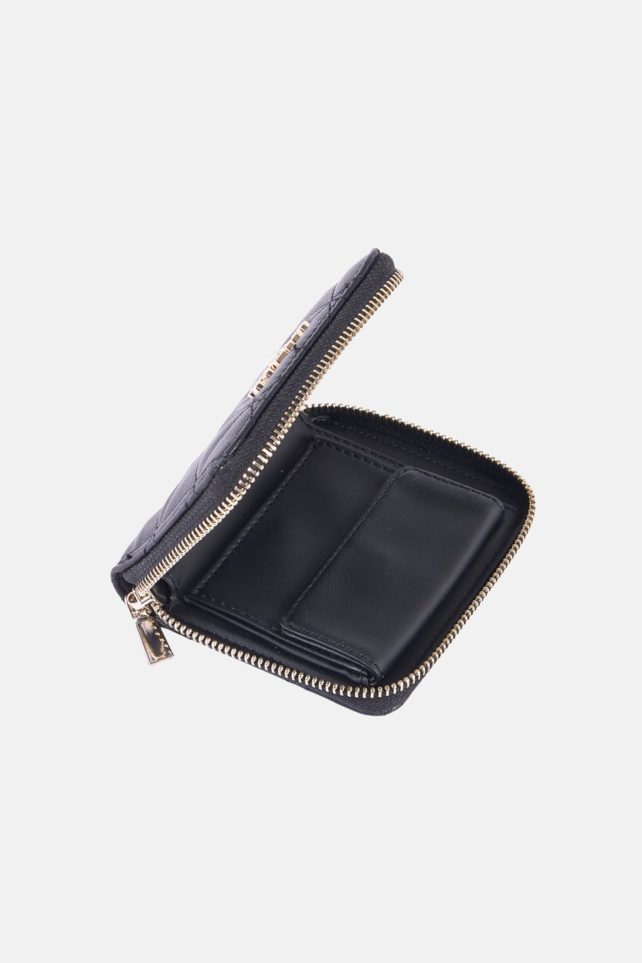 Zwarte leren portefeuille, van Guess, met gouden ritssluiting en gewatteerd patroon.