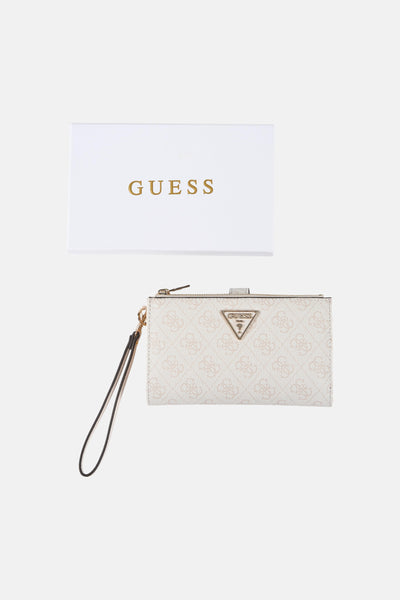 Portefeuille beige Guess avec imprimé de logo et dragonne.
