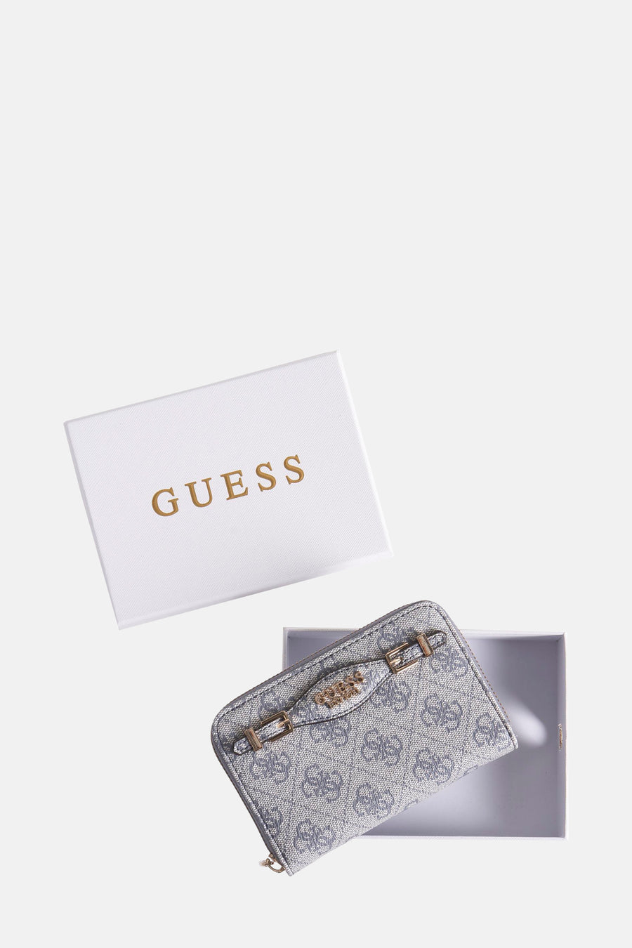 Portefeuille bleu de Guess avec un motif logo imprimé et des détails de boucle dorés.