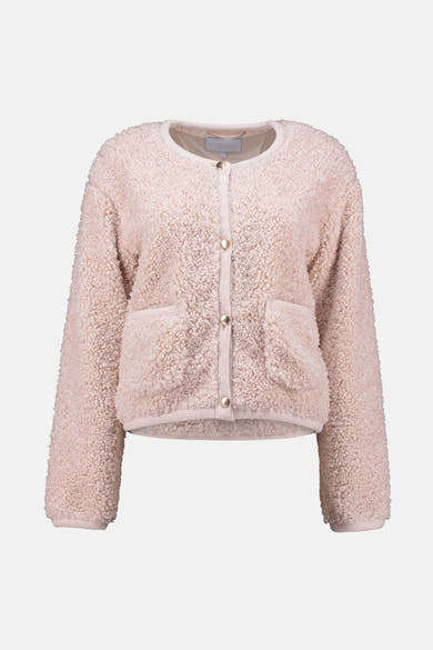 Veste courte en imitation peau de mouton écrue de Zabaione, avec poches plaquées et boutons dorés.