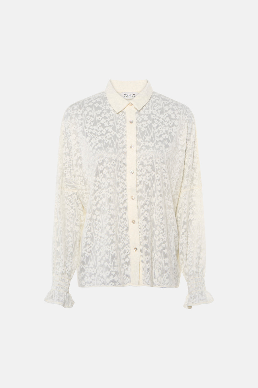 Chemise blanche à manches longues en dentelle fine par Molly Bracken, col classique, boutons discrets, poignets volantés, vue de face