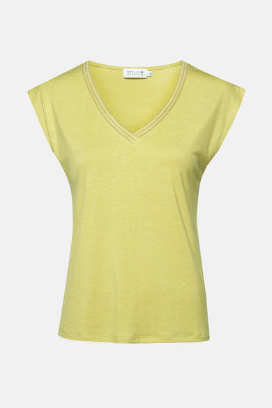 Groen T-shirt met korte mouwen van Molly Bracken, versierd met een zilveren decoratieve bies bij de halslijn.