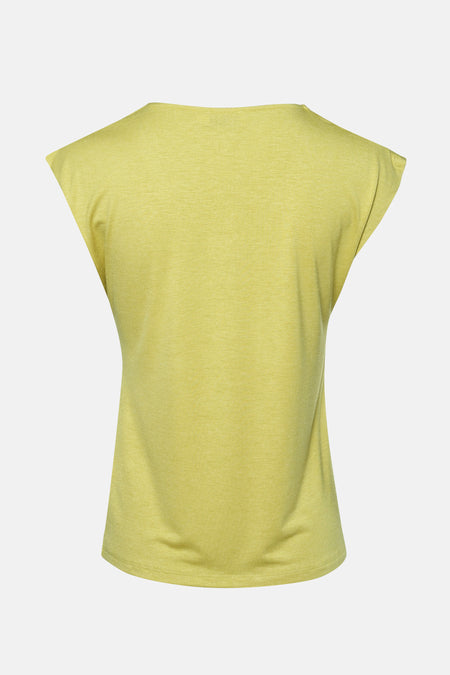 Groen T-shirt met korte mouwen van Molly Bracken, lichte gemêleerde textuur, A-lijn pasvorm op een effen achtergrond.