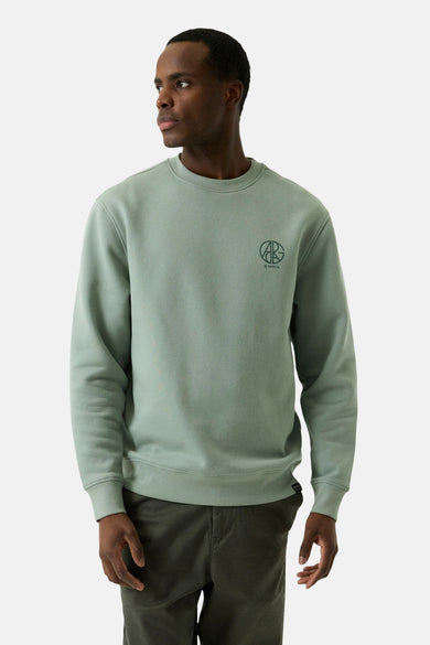 Sweat col O vert par GARCIA, coupe ajustée, logo discret sur poitrine, vue de profil, tissu doux et texturé
