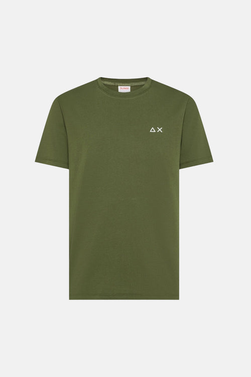 T-shirt vert à manches courtes de SUN 68, avec un petit logo triangulaire et lettrage blanc sur la poitrine.
