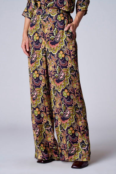 Pantalon large multicolore de TERRE BLEUE, avec motif cachemire complexe et poches latérales pratiques.