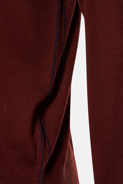 Gilet brun de TERRE BLEUE en tricot à fines côtes avec détails de couture bleu marine.