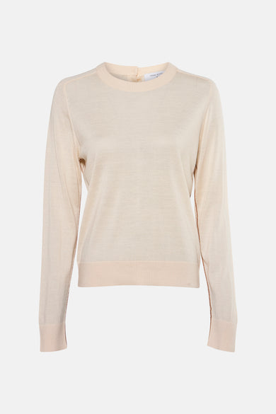 Pull écru en maille fine de TERRE BLEUE, avec manches longues et finitions côtelées.