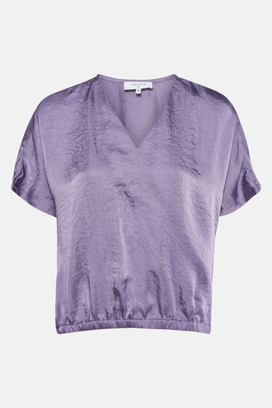Paarse blouse met korte mouwen van Terre Bleue, getextureerd met een V-hals.