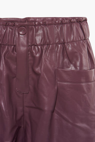 Korte violette rok van leer van Molly Bracken, met elastische tailleband en opgestikte zak.