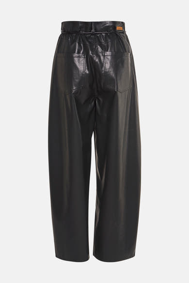 Pantalon noir en similicuir de ADORE, avec poches arrière et ceinture à la taille.
