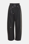 Pantalon noir de ADORE, avec une ceinture à nouer et une coupe ample.