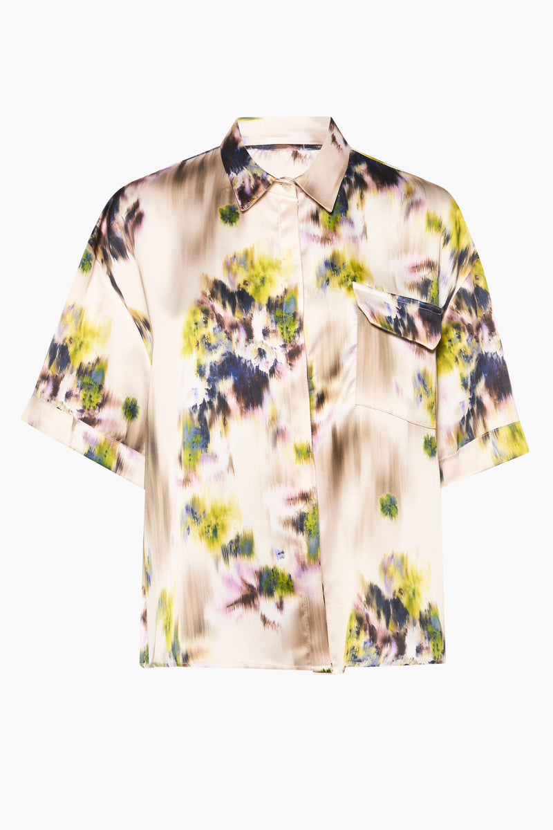 Chemise à manches courtes multicolore de VICOLO, avec motif floral et poche poitrine.
