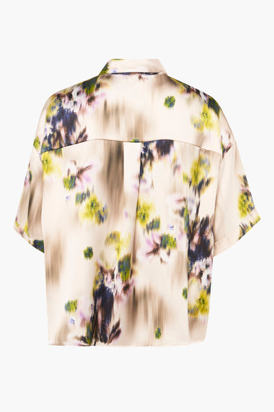 Chemisier à manches courtes multicolore de VICOLO, avec imprimé fleuri abstrait et patte de boutonnage au dos.
