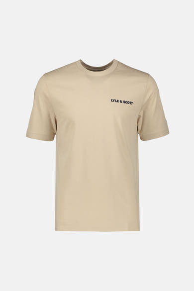 Beige T-shirt van LYLE & SCOTT met zwarte 'LYLE & SCOTT' opdruk op de borst.