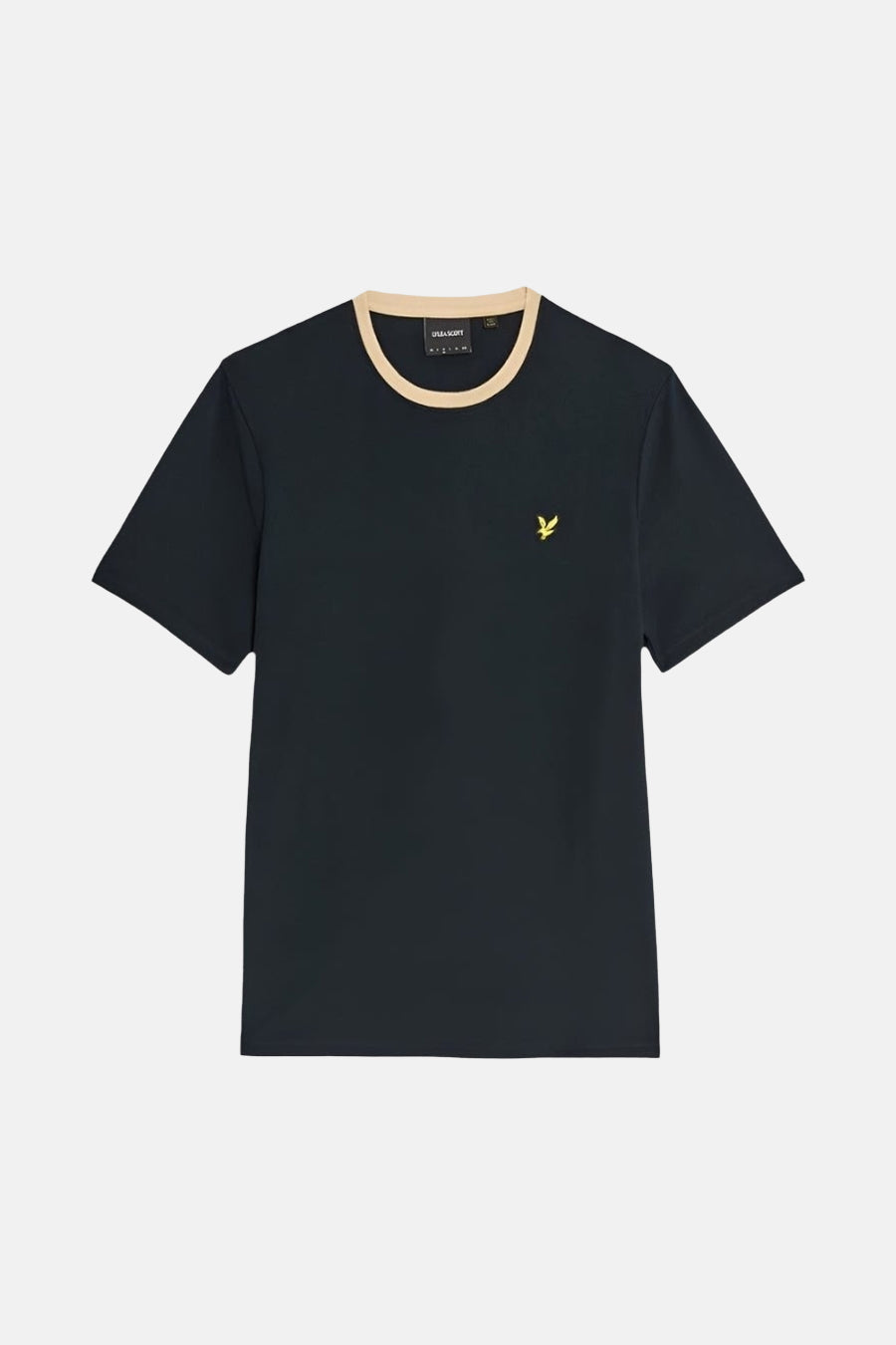 T-shirt à manches courtes bleu marine de LYLE & SCOTT, avec col bordé contrastant beige, logo jaune brodé sur la poitrine.