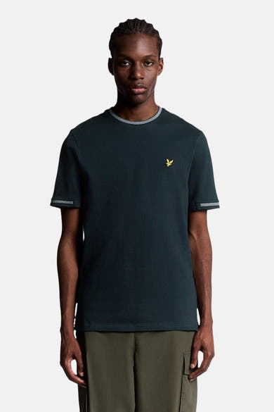 Blauw T-shirt met korte mouwen van LYLE & SCOTT met contrasterende kraag en mouwboorden.