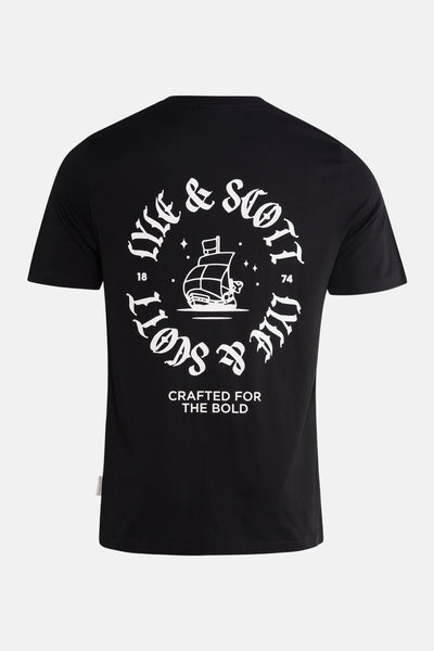 T-shirt noir à manches courtes de Lyle & Scott, avec motif imprimé au dos.