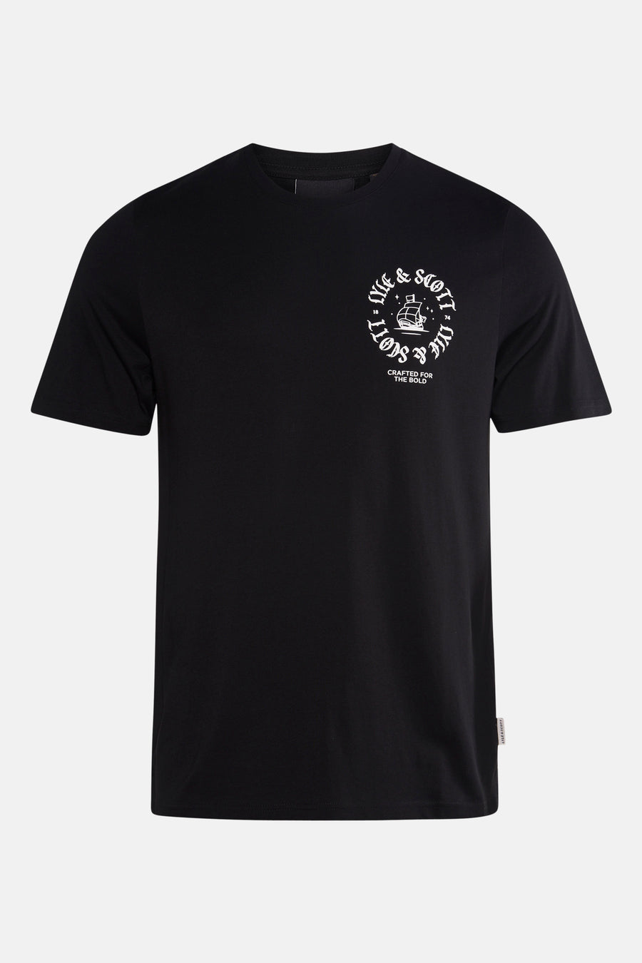 Zwart T-shirt met korte mouwen van LYLE & SCOTT, met een witte grafische print op de borst.