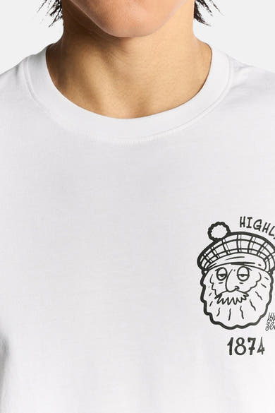 Wit T-shirt met korte mouwen van LYLE & SCOTT met een opdruk op de borst.