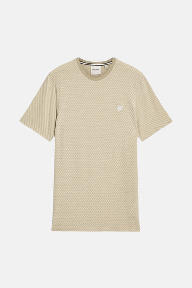 T-shirt à manches courtes beige de LYLE & SCOTT avec motif texturé en diagonale et logo brodé.