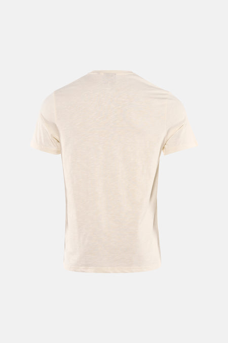 Ecru T-shirt met korte mouwen van LYLE & SCOTT, met een subtiele textuur en een eenvoudige ronde hals, achterzijde.