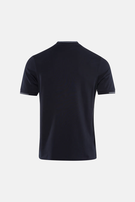 Blauw T-shirt met korte mouwen van LYLE & SCOTT, met gestreepte afwerking aan de kraag en mouwen.