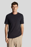 T-shirt bleu à manches courtes de LYLE & SCOTT, avec un petit logo discret sur la poitrine.