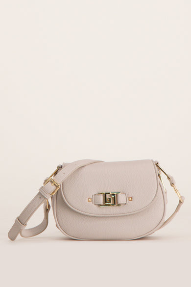 Sac à bandoulière beige de Gaudi Jeans avec fermoir doré et bandoulière réglable.
